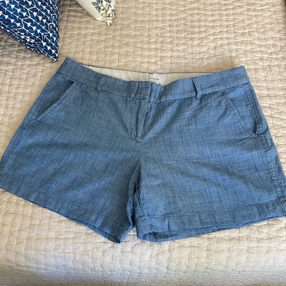 J. Crew Factory Women's 5" Classic
Chambray Shorts Size 10
Medium blue - Picture 2 of 5